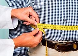 Según los datos de la última Encuesta Nacional de Salud el 31,2 por ciento de la población adulta en Chile sufre obesidad, un 39,8 por ciento sobrepeso y un 3,2 por ciento obesidad mórbida.