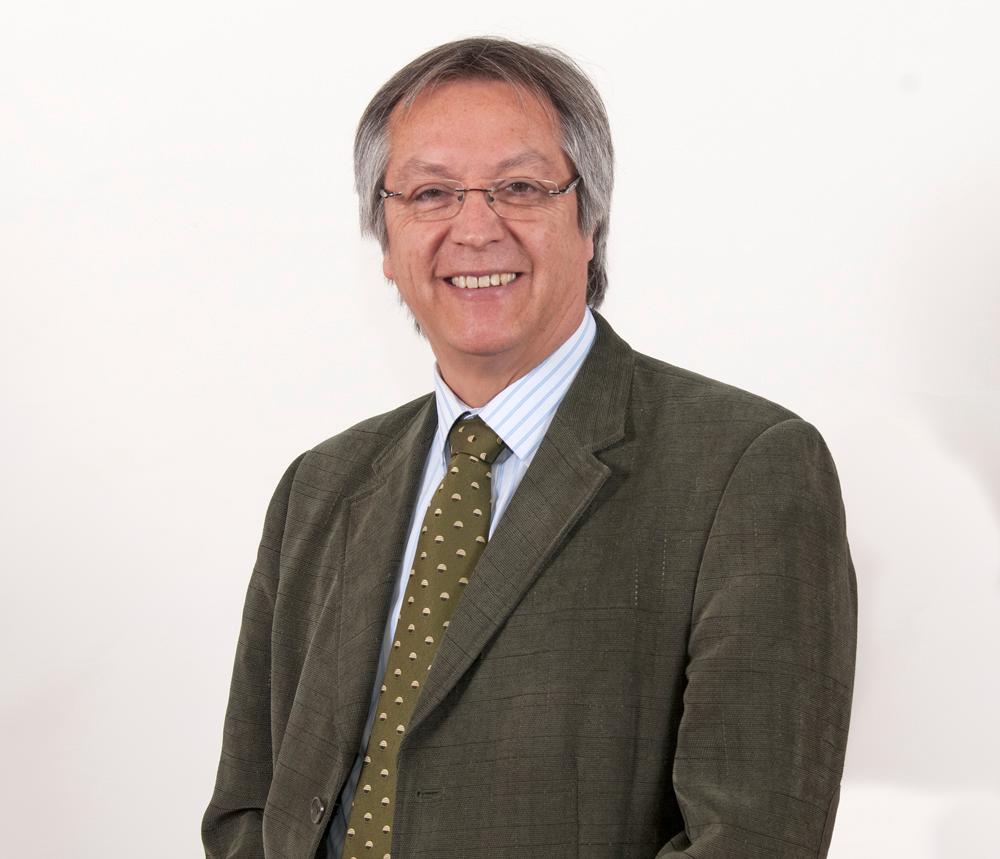 Dr. Óscar Arteaga Profesor Asociado Ude Chile, Académico Programa Políticas, Sistemas y Gestión en Salud