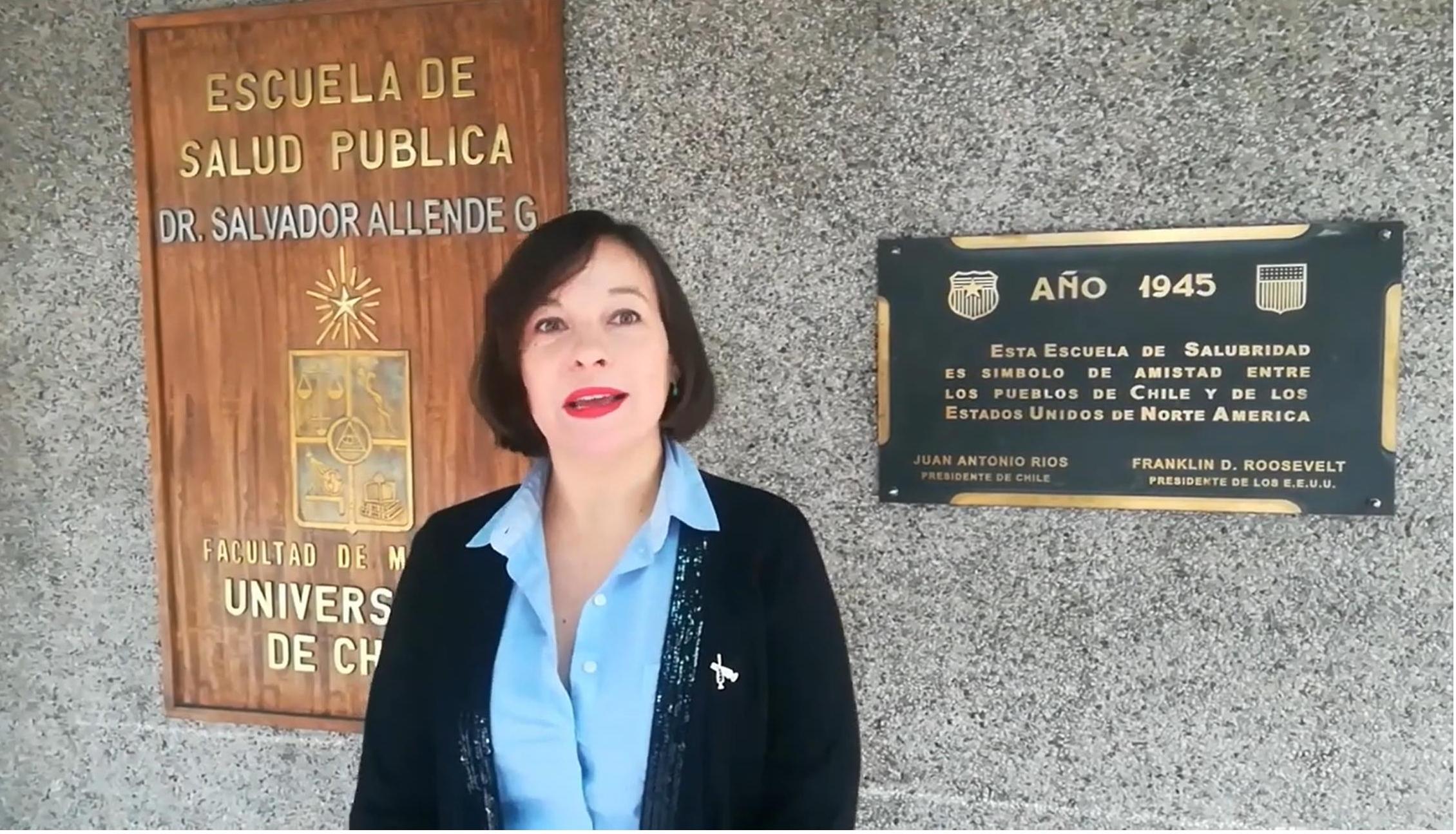 La profesora María Paz Bertoglia, parte del equipo investigador MOVID-19 y académica de la Escuela de Salud Pública de la U. de Chile