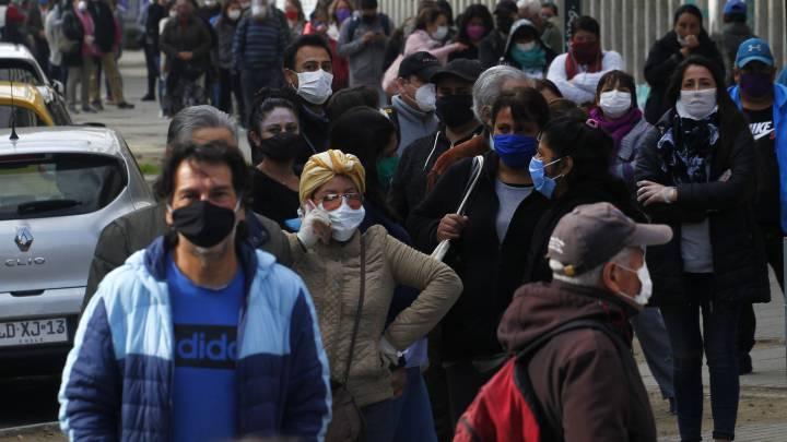 Informe indica Aumentan contagios a nivel nacional y preocupan cifras en regiones entre Arica y Coquimbo, Biobío y Magallanes