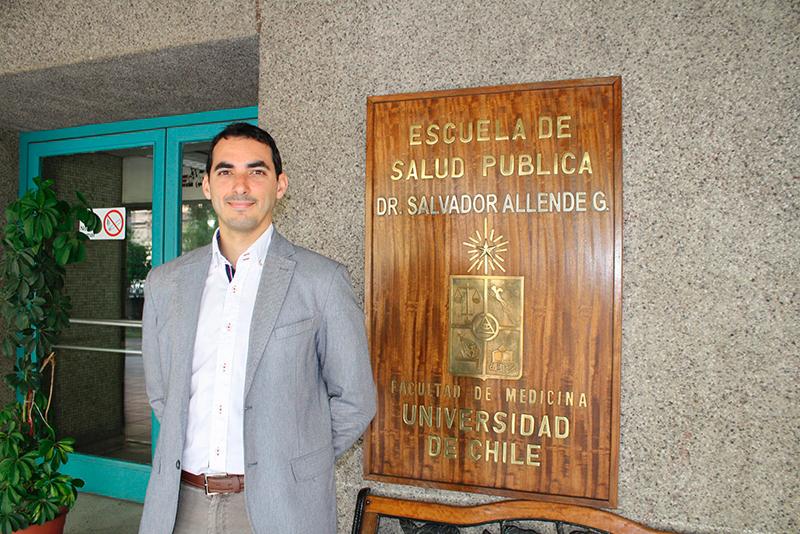 Dr. Cristóbal Cuadrado, académico de la Escuela de Salud Pública de la Universidad de Chile que lidera el estudio.